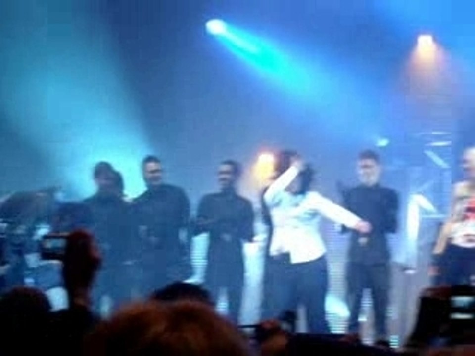 La fin, Amel et la tecktonik xD.