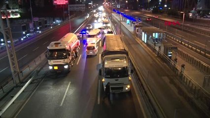 Üst Geçitten Sarkan Elektrik Kabloları D-100 Karayolu'nu Kapattı