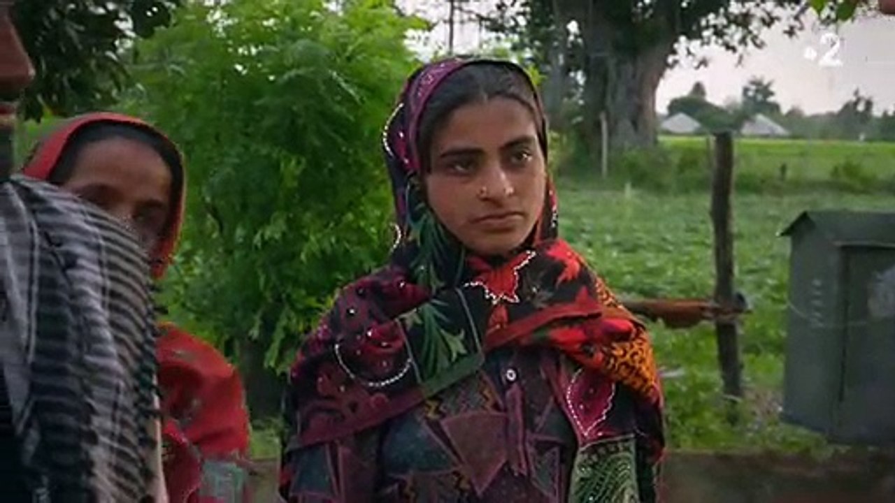 "Rendez-vous en terre inconnue" : Ce moment avec Franck Gastambide qui a fait pleurer des millions de téléspectateurs hier soir sur France 2