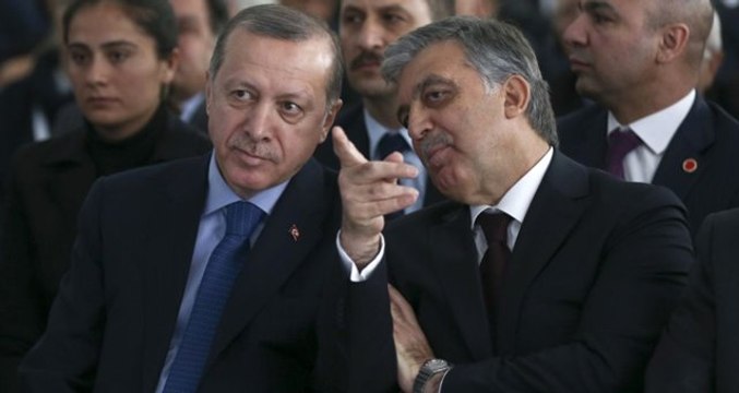 Bülent Arınç, Erdoğan'a Yaptığı Teklifi Açıkladı: Gül'e, Davutoğlu'na, Babacan'a veya Bana Görev Verin Dedim