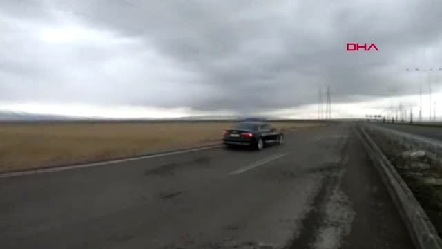 Erzurum Ayağıyla Otomobil Kullanıp, Meyve Yiyen Sürücüye 5 Ay Hapis