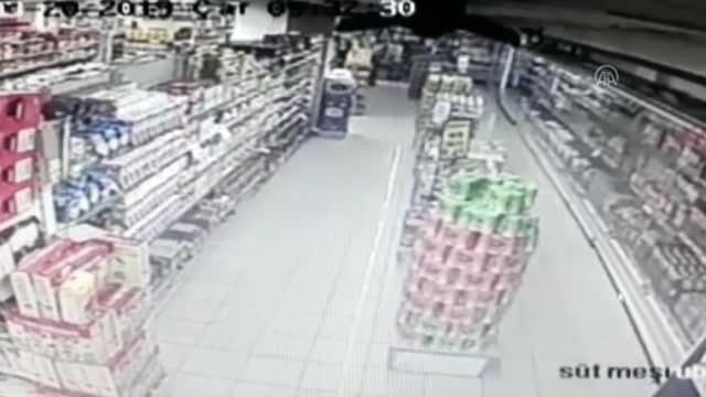 Acıpayam'da Deprem Anı Kameralara Yansıdı
