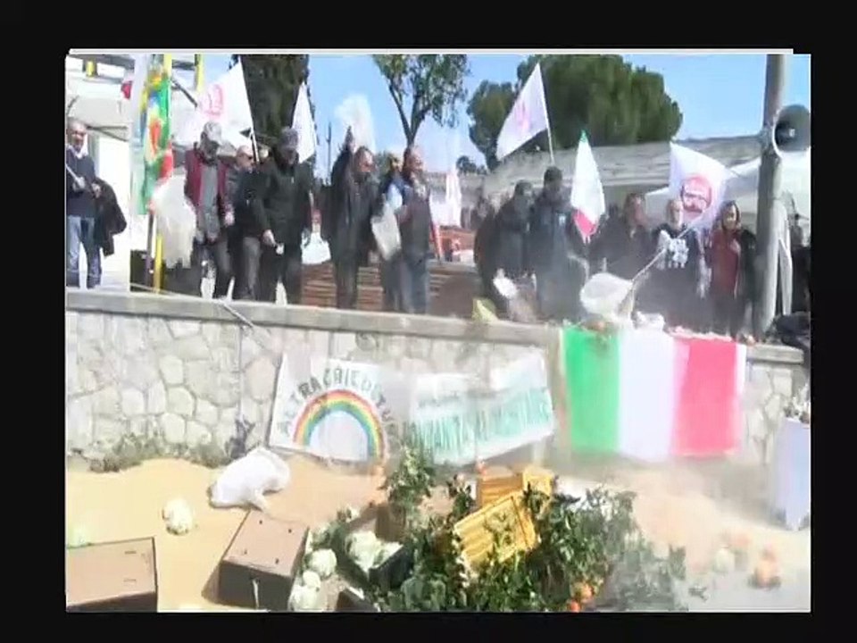 AGRICOLTORI SUL PIEDE DI GUERRA METAPONTO 19-3...