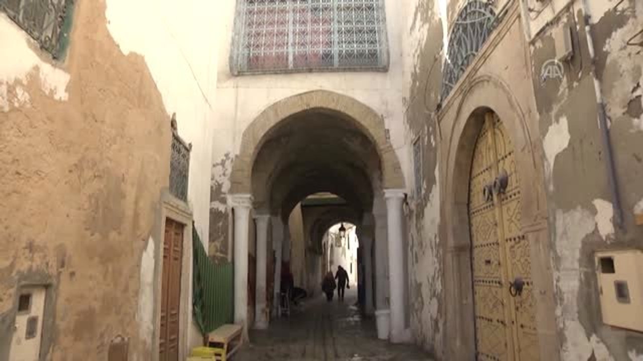 Tunus'un Tarihi Eski Şehir Bölgesinin En Tatlı Durağı "Zeytune Tatlıcısı"