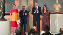 Ágatha Ruiz de la Prada eclipsa a la reina Letizia envuelta en la bandera de España