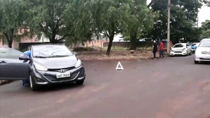 Veículos batem em cruzamento no Bairro Alto Alegre