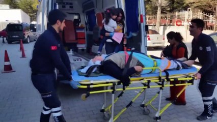 Otomobilden Düşüp Bariyere Çarpan 4 Yaşındaki Çocuğun Bacağı Koptu