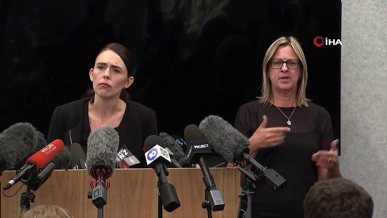 - Yeni Zelanda Başbakanı Ardern’den Saygı Duruşu Duyurusu- Ardern: 'Chrishchurch Kurbanları Adına Cuma Günü 2 Dakikalık Saygı Duruşu Yapılacak'