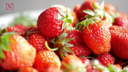 These Foods Known As The ‘Dirty Dozen’ are Covered In Pesticides