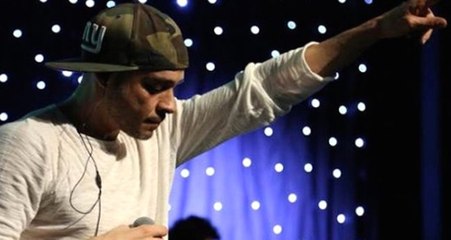 Ceza'nın Podyumda Yaptığı El Hareketi Sosyal Medyanın Gündemine Oturdu