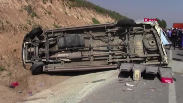 Adana'da 15 Kişinin Yaralandığı Kazada Can Pazarı