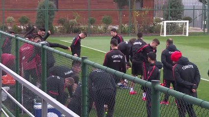 A Milli Futbol Takımı Hazırlıklarını Sürdürdü