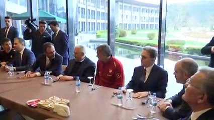 Binali Yıldırım'dan, A Milli Takım kampına ziyaret - İSTANBUL