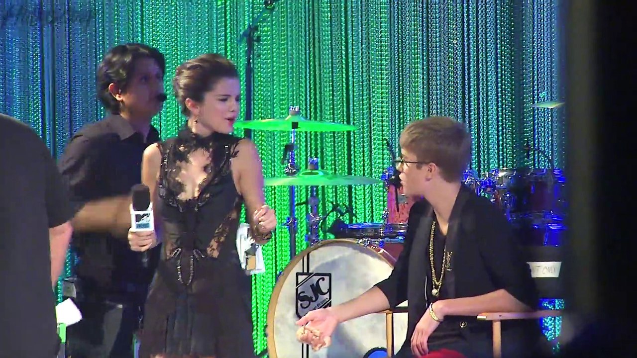 Hailey Bieber Calls DIVORCE LAWYERS After Postponing Wedding Ceremony With Justin Bieber!