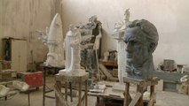 Gati busti i Skënderbeut që do vendoset në Budapest; Në studion e skulptorit Agim Rada