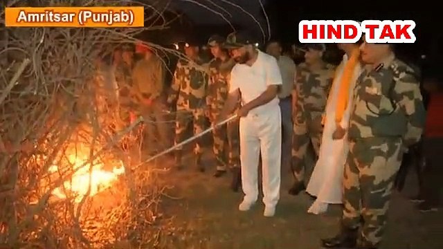 BSF jawans sing and dance to celebrate ‘Holika Dahan’