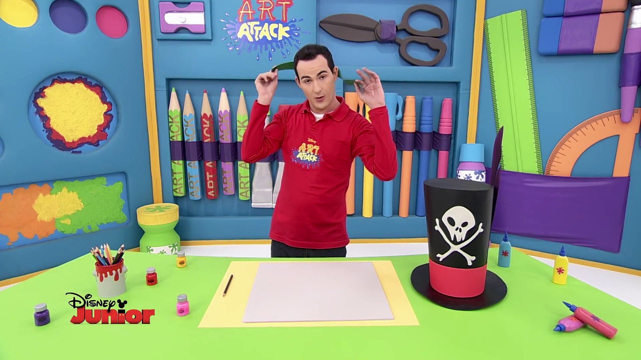 Art Attack - Technique du chapeau du sorcier vaudou - Disney Junior - VF