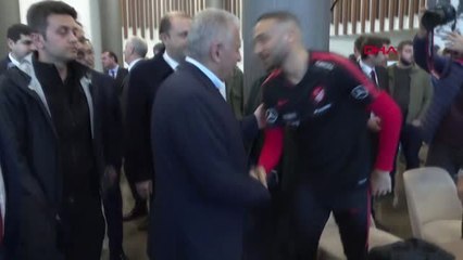Spor Bakan Kasapoğlu ve Binali Yıldırım'dan Milli Takıma Ziyaret ve Başarı Dileği