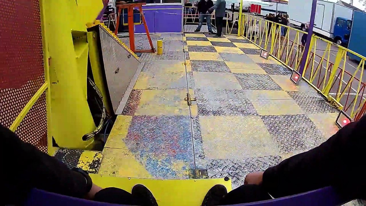 LOOPING Le Macumba (Onride)(2) - Fête Foraine Bellac 2017