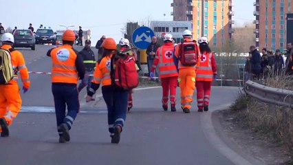 Policía salva a 51 niños secuestrados dentro de un bus en Milán