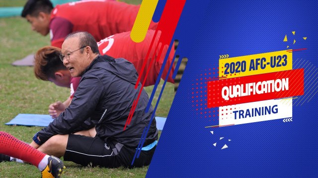 HLV Park Hang Seo tập luyện cùng học trò, khích lệ tinh thần toàn đội trước giải đấu | VFF Channel