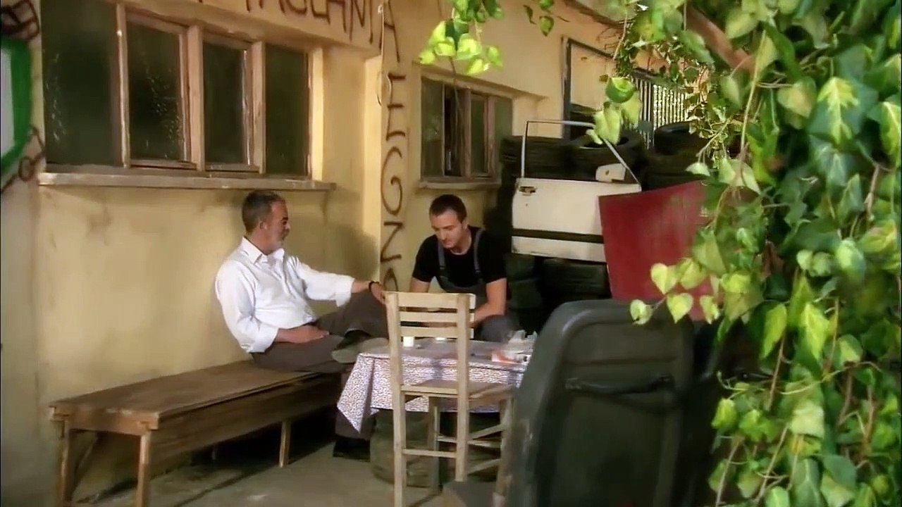 El Pañuelo Rojo ( Al Yazmalım ) - Capítulo 1 - HD - En español