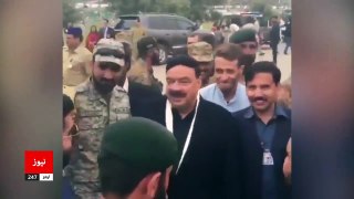 Sheikh rasheed selfies with Pak army in Rawalpindi