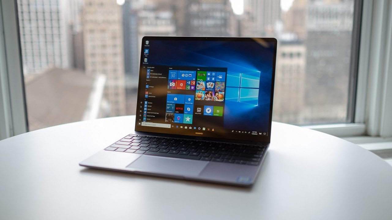 فتح صندوق Huawei MateBook 13 الجديد من هواوي
