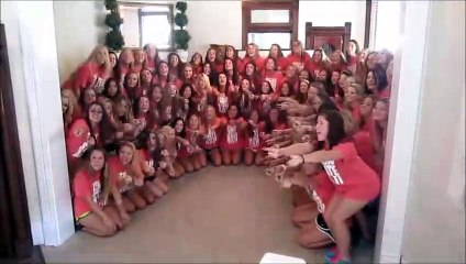 Cette sororité fait peur à chanter en sautant !