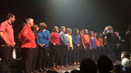 La chorale lorientaise chante avec Jeanne Added