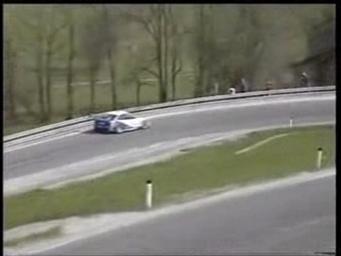 Georg plasa avec sa M3 a moteur V8 en course de cote