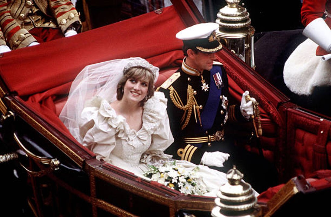 Prinzessin Diana: ihre bekanntesten Kleider