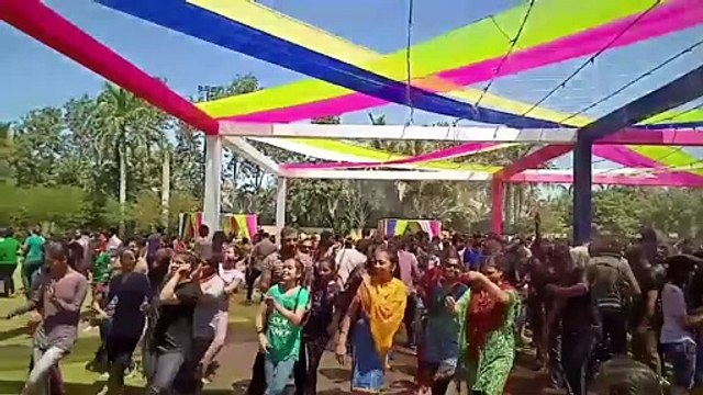 લે કચૂકો લે સોંગ થીમ પર જોધપુરની યુવતીઓ રમી હોળી, ડાન્સ એવો કર્યો કે સૌ કોઈ જોતાં રહી ગયાં