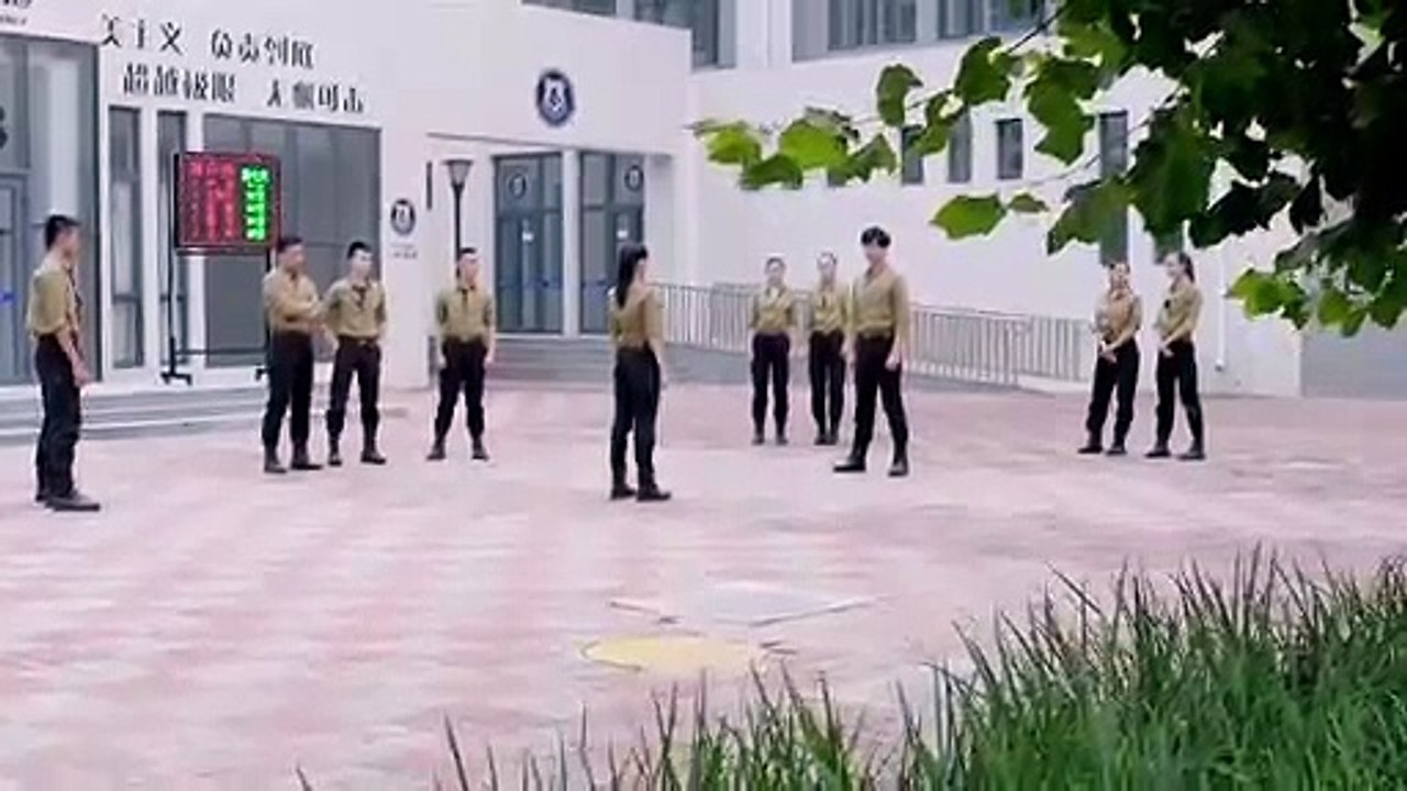 How to get justice for a friend?The Spicy girl bravely broke into the male dormitory