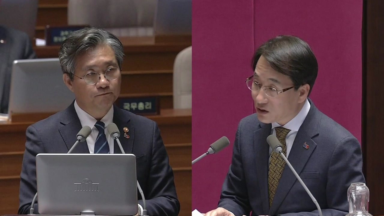 "보수 정권 무능 참사" vs "前 정권에 책임 전가"...여야 포항지진 책임 공방...