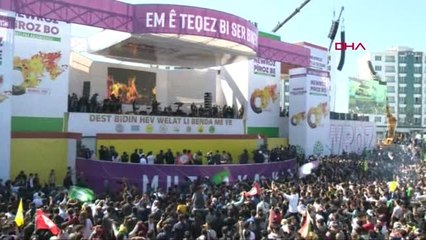 Diyarbakır Ateş Yakıldı, Halaylar Çekildi