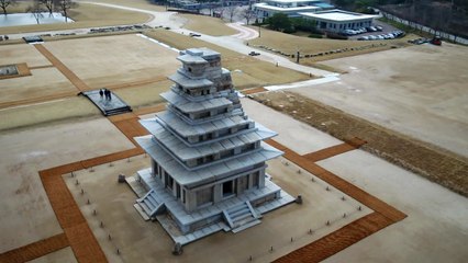 20년간 복원한 미륵사지 석탑 "원형과 다르다" / YTN