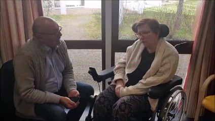 Marie-Claude Gallet en séance de musicothérapie avec Patrick Berthelon, psychothérapeute