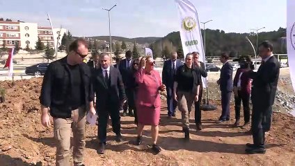 'Adalet Ormanı'na 500 fidan dikildi - UŞAK