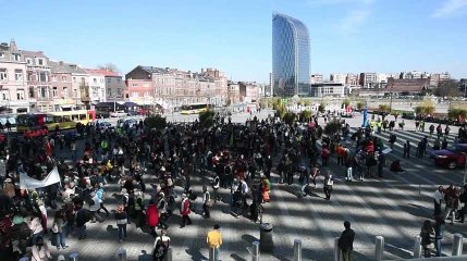 Plus d'un millier de jeunes pour le climat à Liège