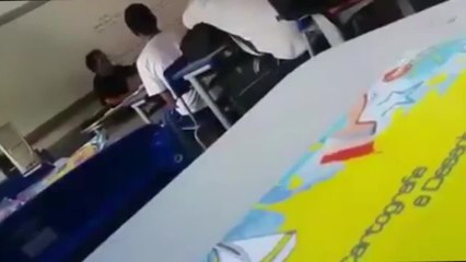Professor faz campanha contra a reforma da Previdência em sala de aula