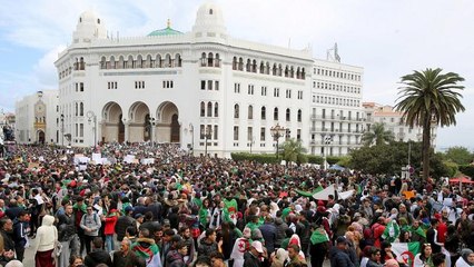 Nouvelle manifestation à Alger, l'opposition demande à l'armée de rester à l'écart [No Comment]