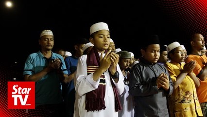 Over 100 people pray for the soul of Muhammad Haziq
