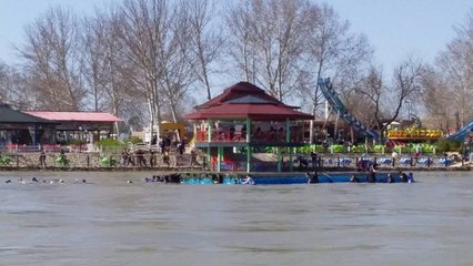 مصرع العشرات بغرق عبارة في الموصل