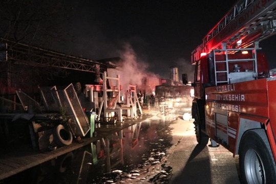 Kocaeli'de Sanayi Sitesinde Patlama: 1 Ölü, 2 Yaralı