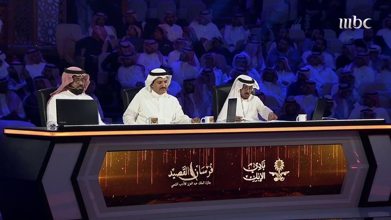 إعجاب وانبهار لجنة التحكيم بقصيدة سلطان بن بشير