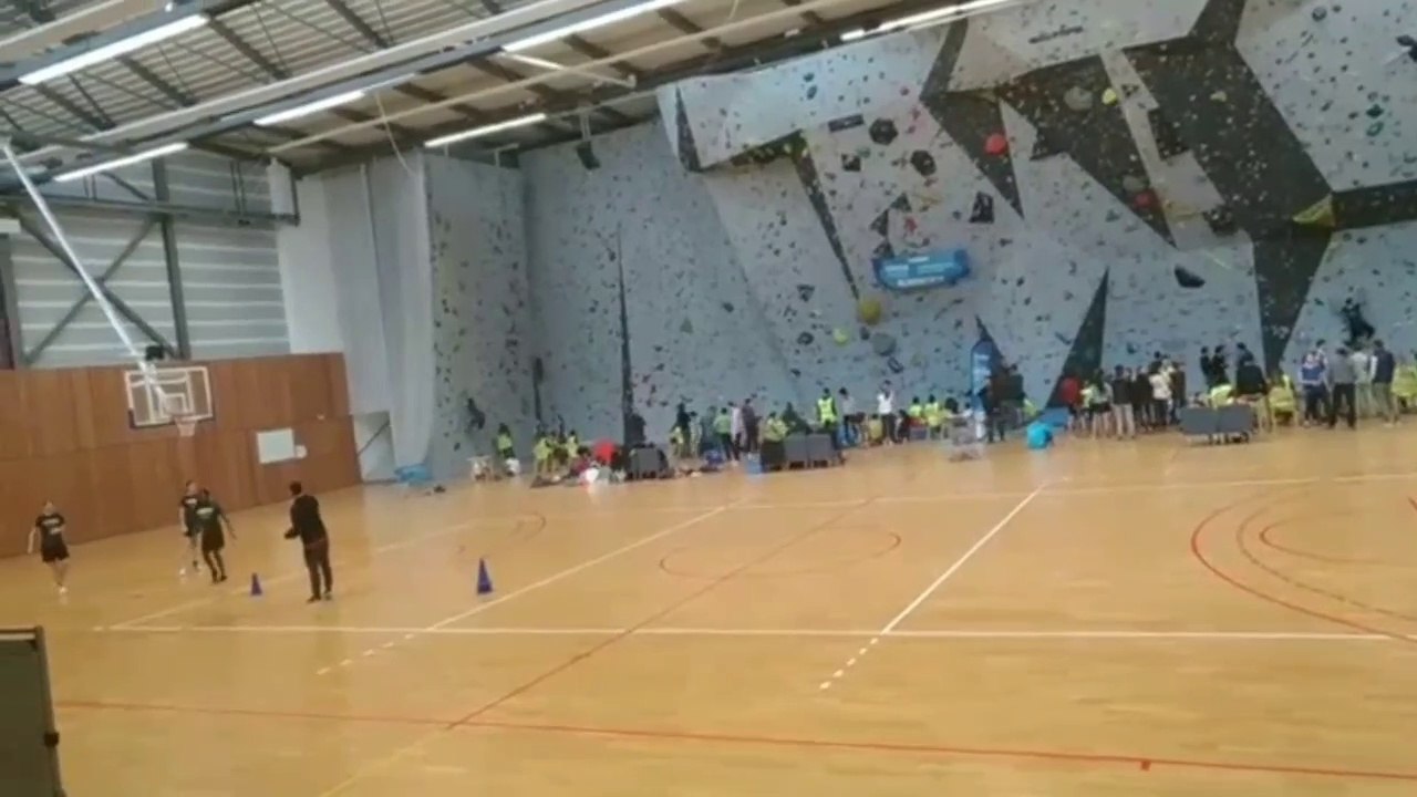 14:00