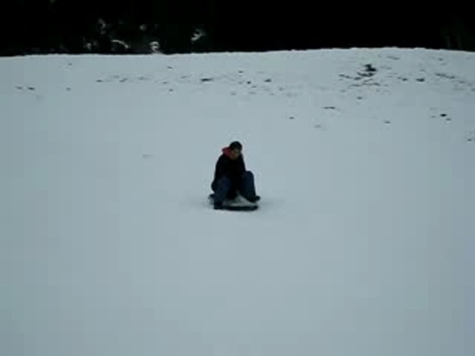 ALONSITO SAUT UNE RAMPE AVEC LE BOB
