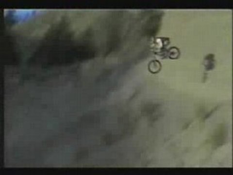 [MTB] Josh Bender on the Jaw Drop - Insane [Goodspeed]