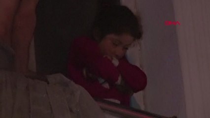 Yangında Üst Katlarda Mahsur Kalan 10 Kişiyi İtfaiye Kurtardı
